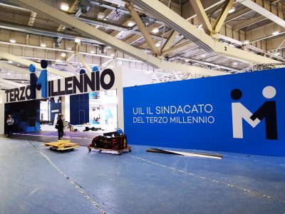 Allestimento fieristico per FENEALUIL insegne e allestimenti fieristici